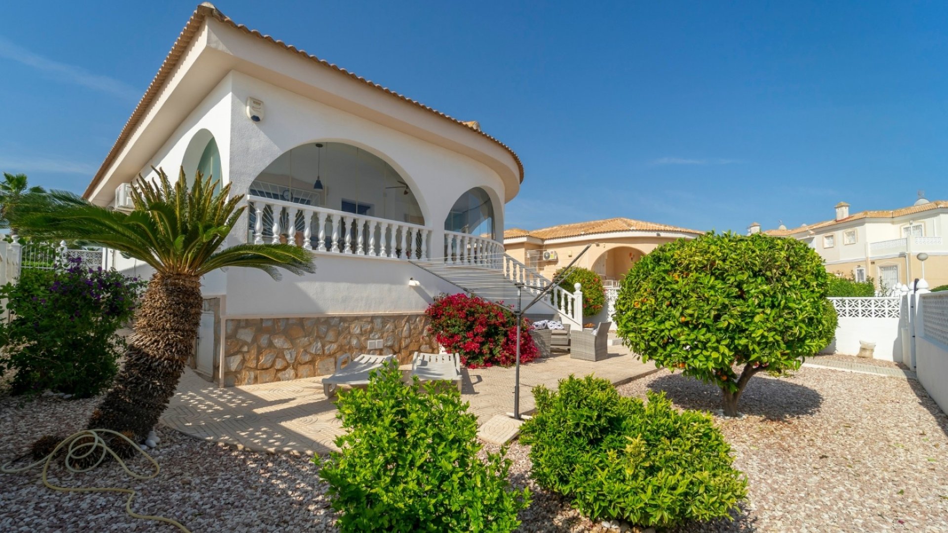 Reventa - Chalets -
Benijofar - Monte Azul
