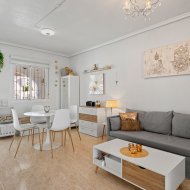 Reventa - Chalets -
Benijofar - Monte Azul