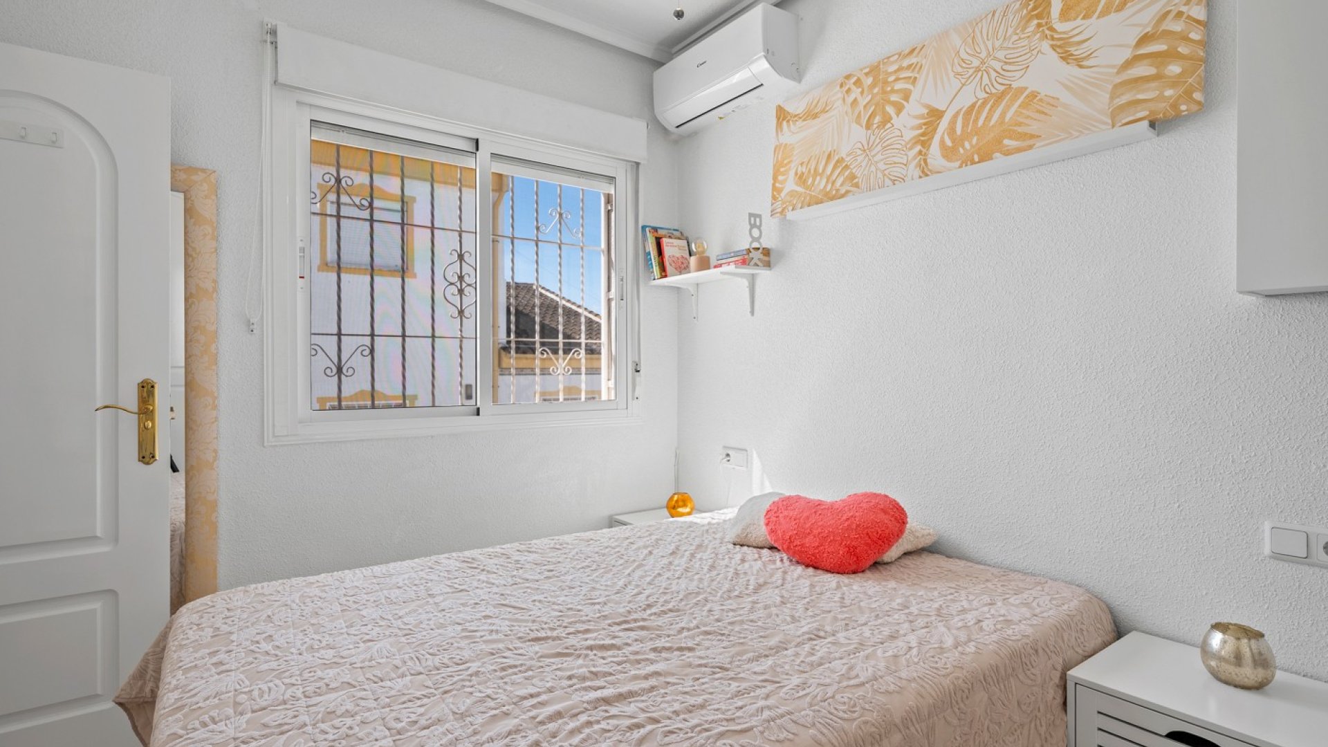 Reventa - Chalets -
Benijofar - Monte Azul