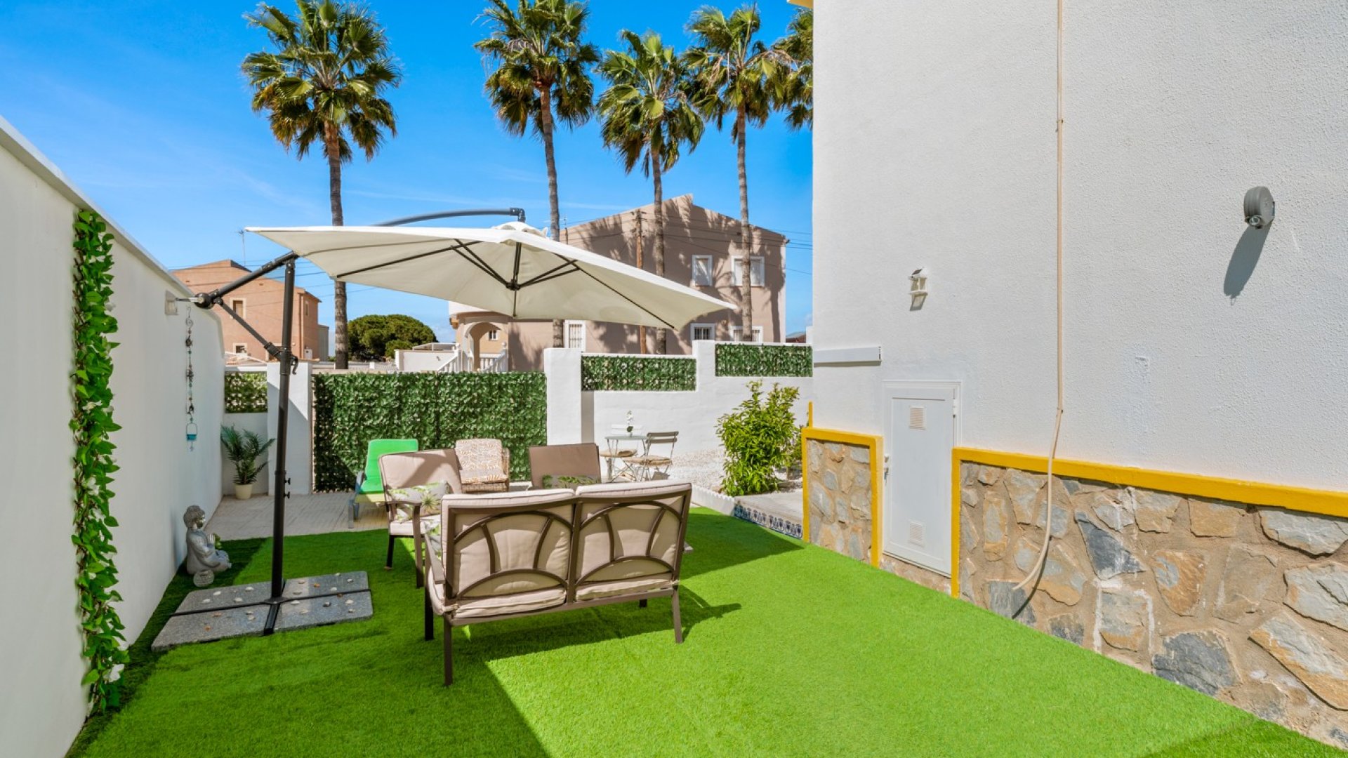 Reventa - Chalets -
Benijofar - Monte Azul