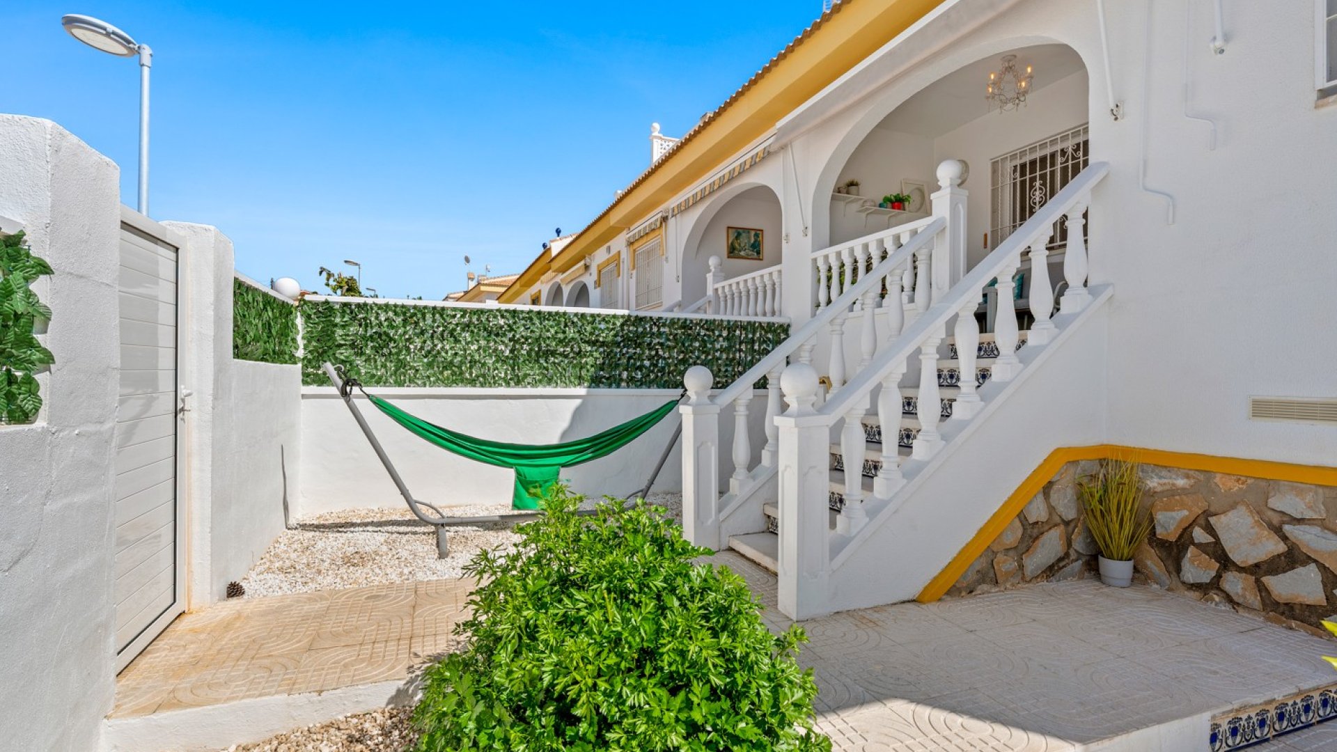 Reventa - Chalets -
Benijofar - Monte Azul