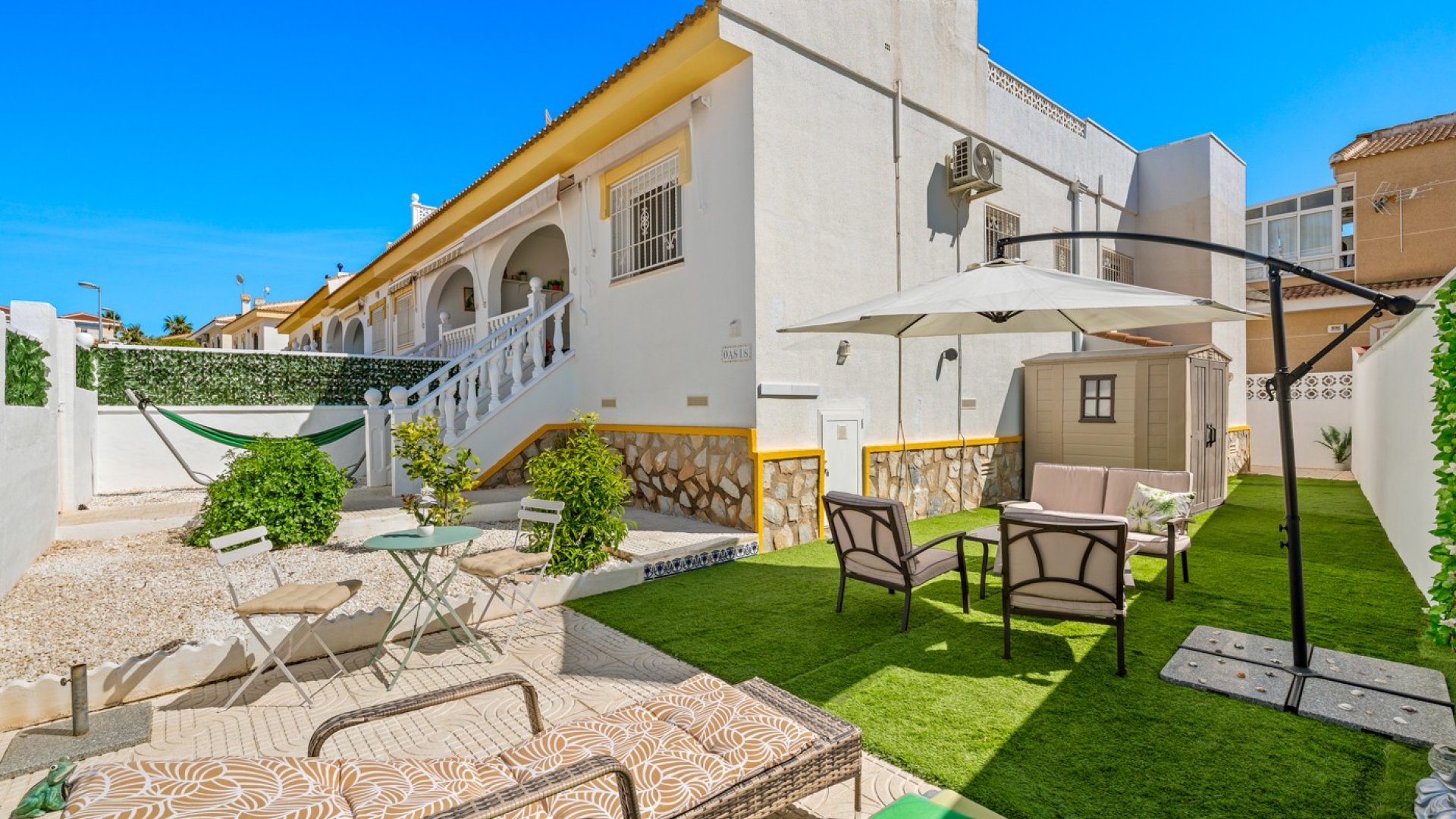 Reventa - Chalets -
Benijofar - Monte Azul