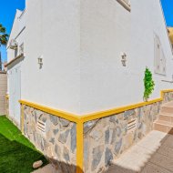 Reventa - Chalets -
Benijofar - Monte Azul