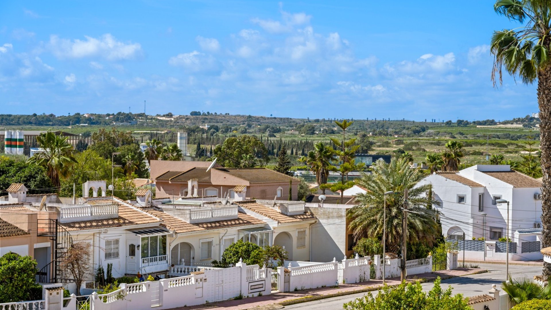 Reventa - Chalets -
Benijofar - Monte Azul