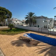 Reventa - Chalets -
Cabo Roig