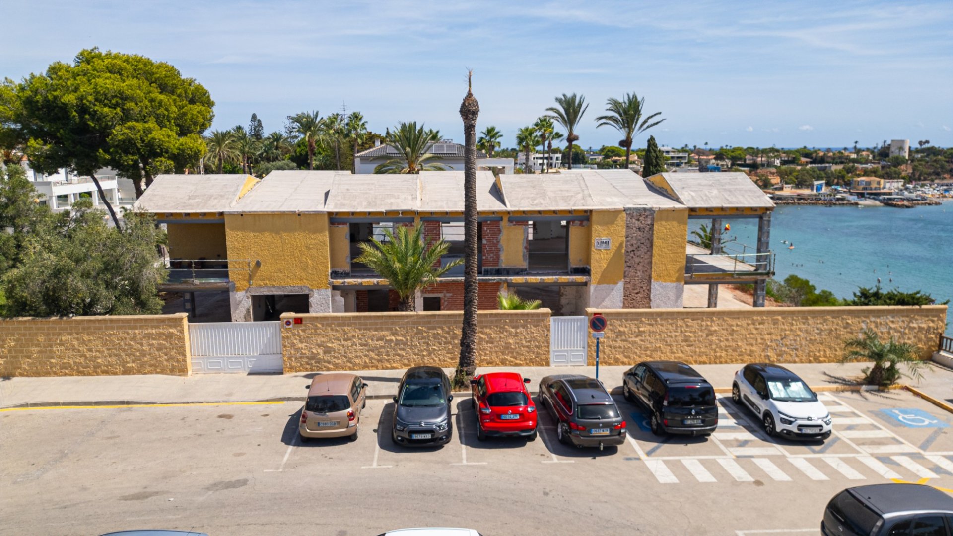 Reventa - Chalets -
Cabo Roig