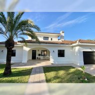 Reventa - Chalets -
Cabo Roig