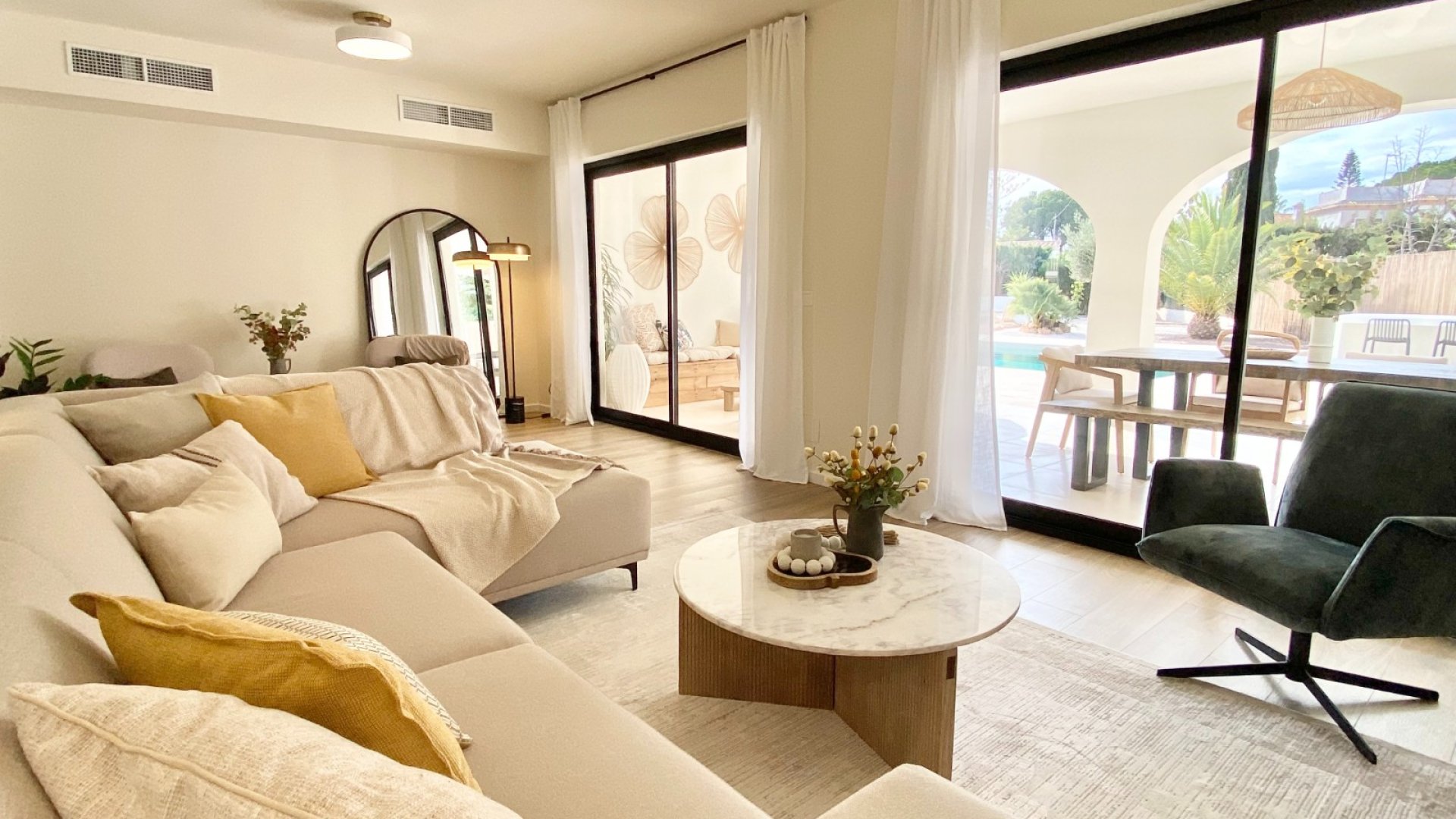 Reventa - Chalets -
Cabo Roig