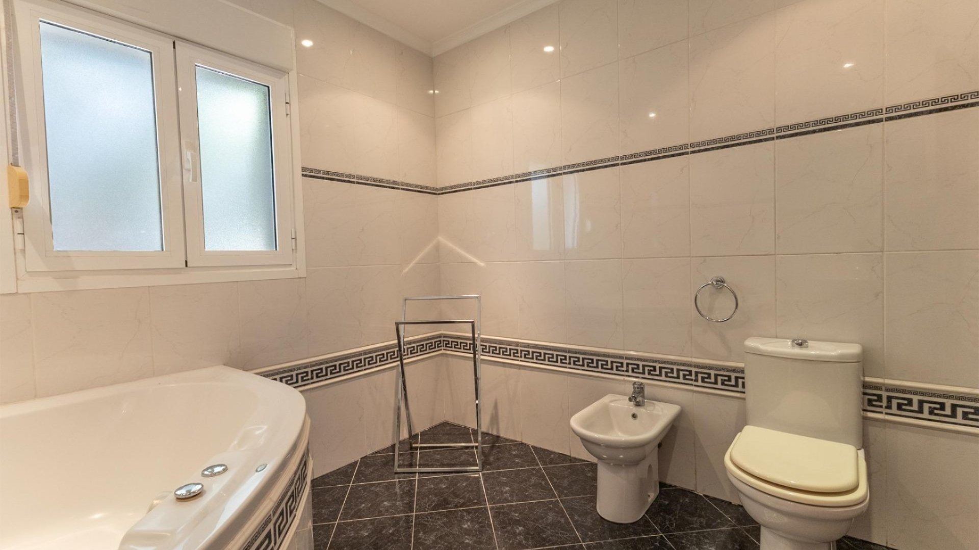 Reventa - Chalets -
Ciudad Quesada - Doña Pepa