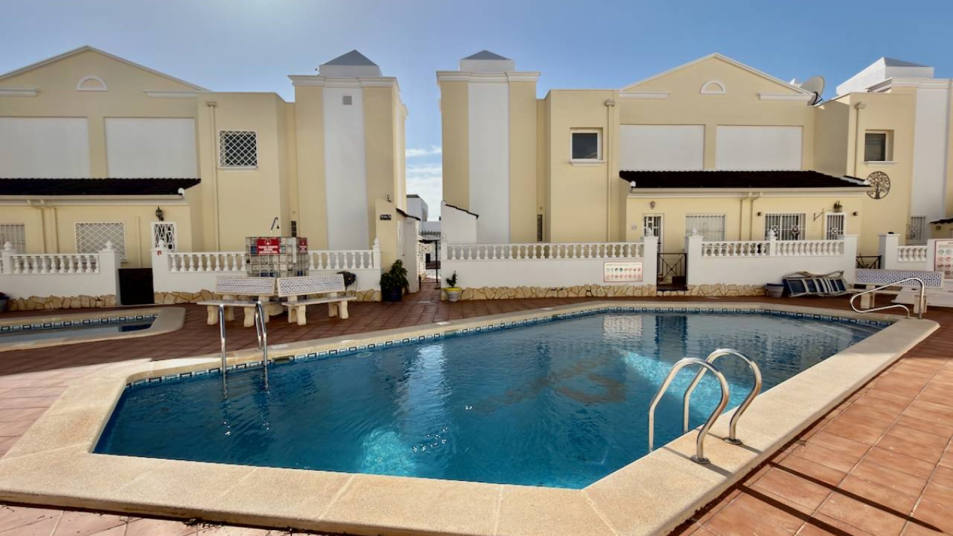 Reventa - Chalets -
Ciudad Quesada - Doña Pepa