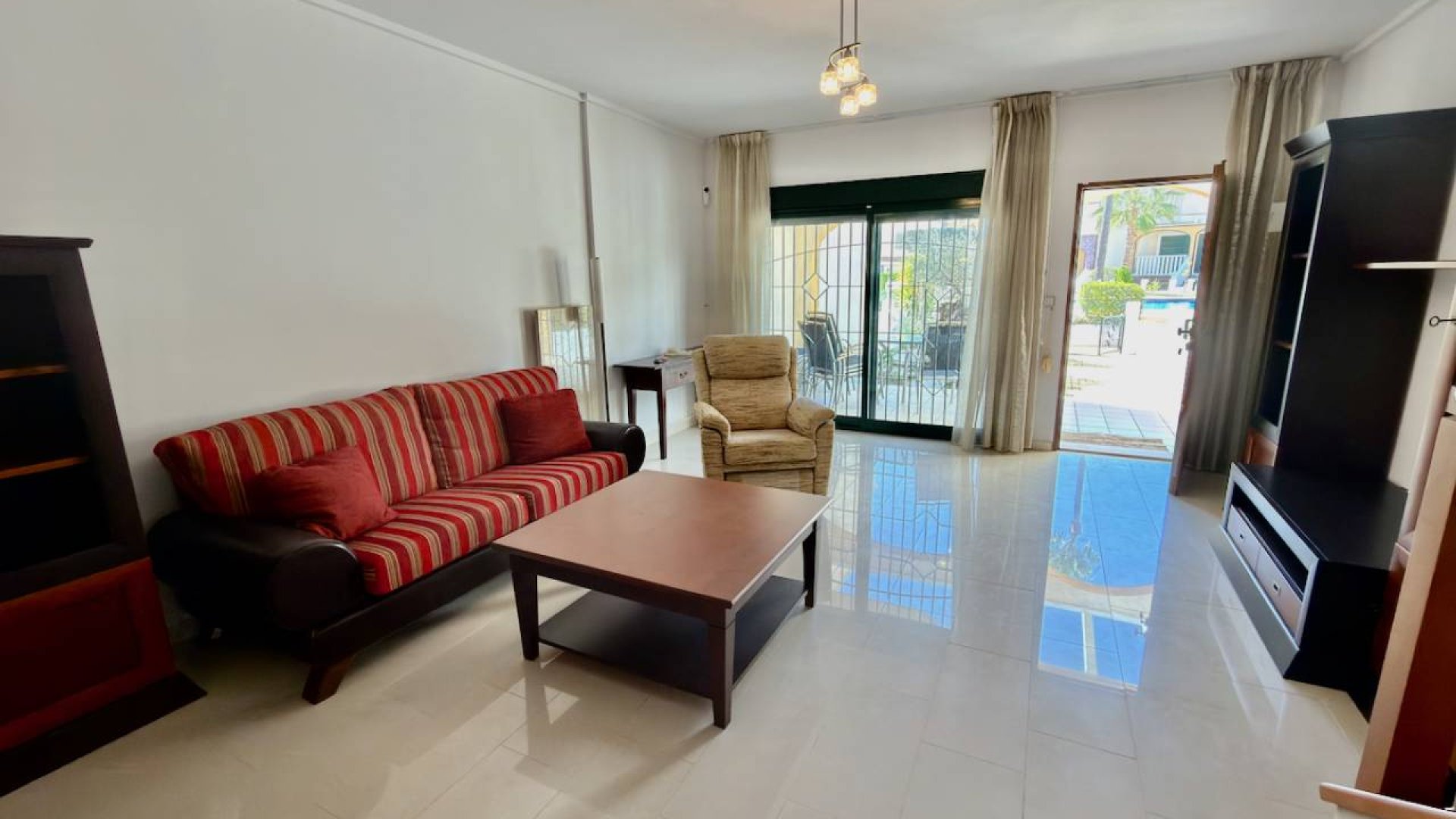 Reventa - Chalets -
Ciudad Quesada - Doña Pepa