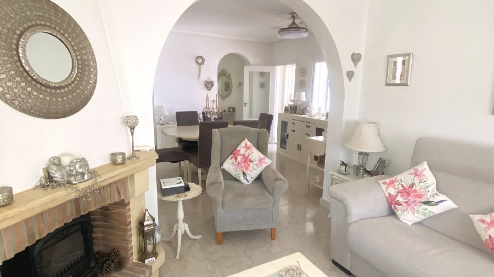 Reventa - Chalets -
Ciudad Quesada - Doña Pepa