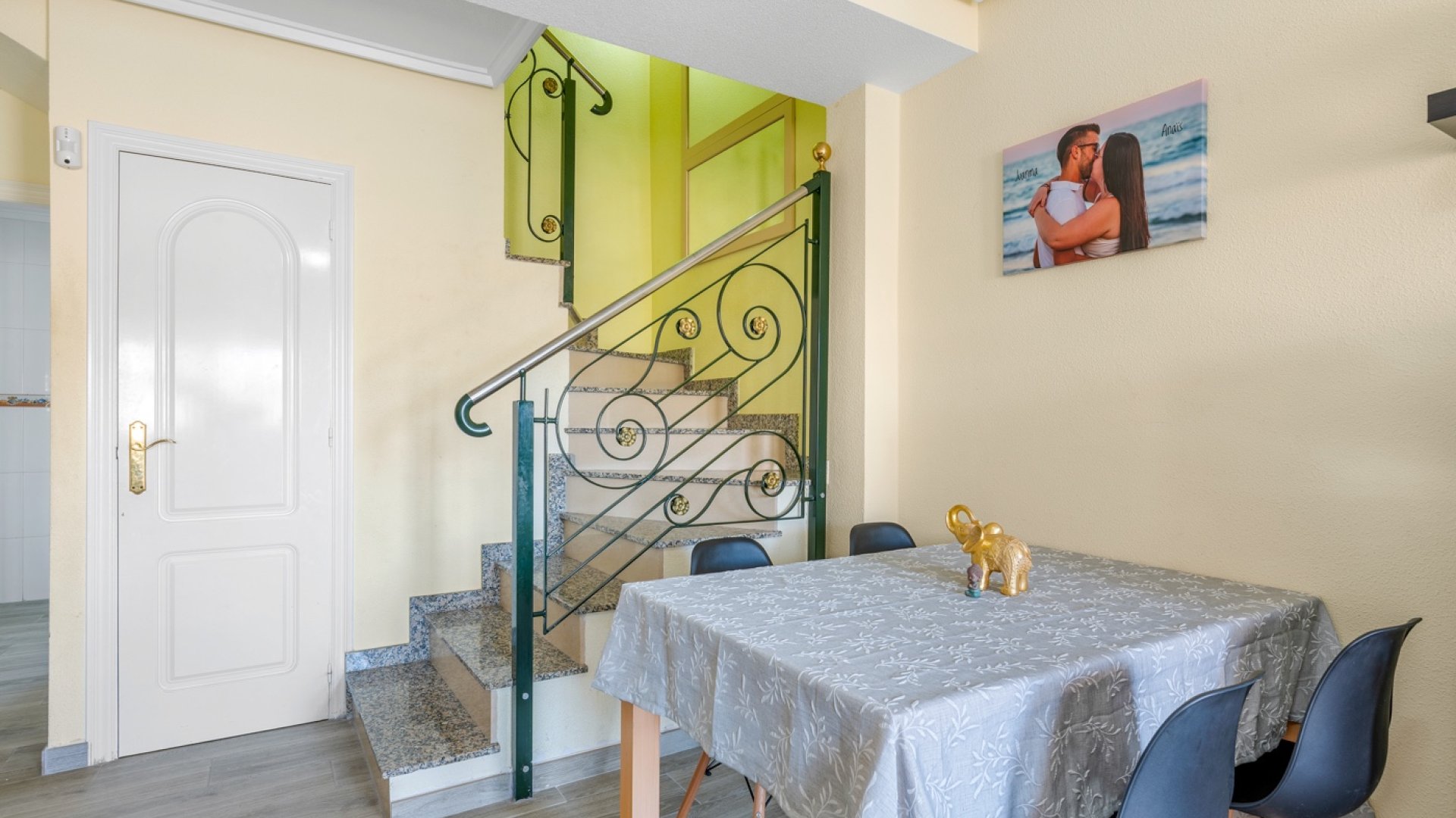 Reventa - Chalets -
Ciudad Quesada - Doña Pepa