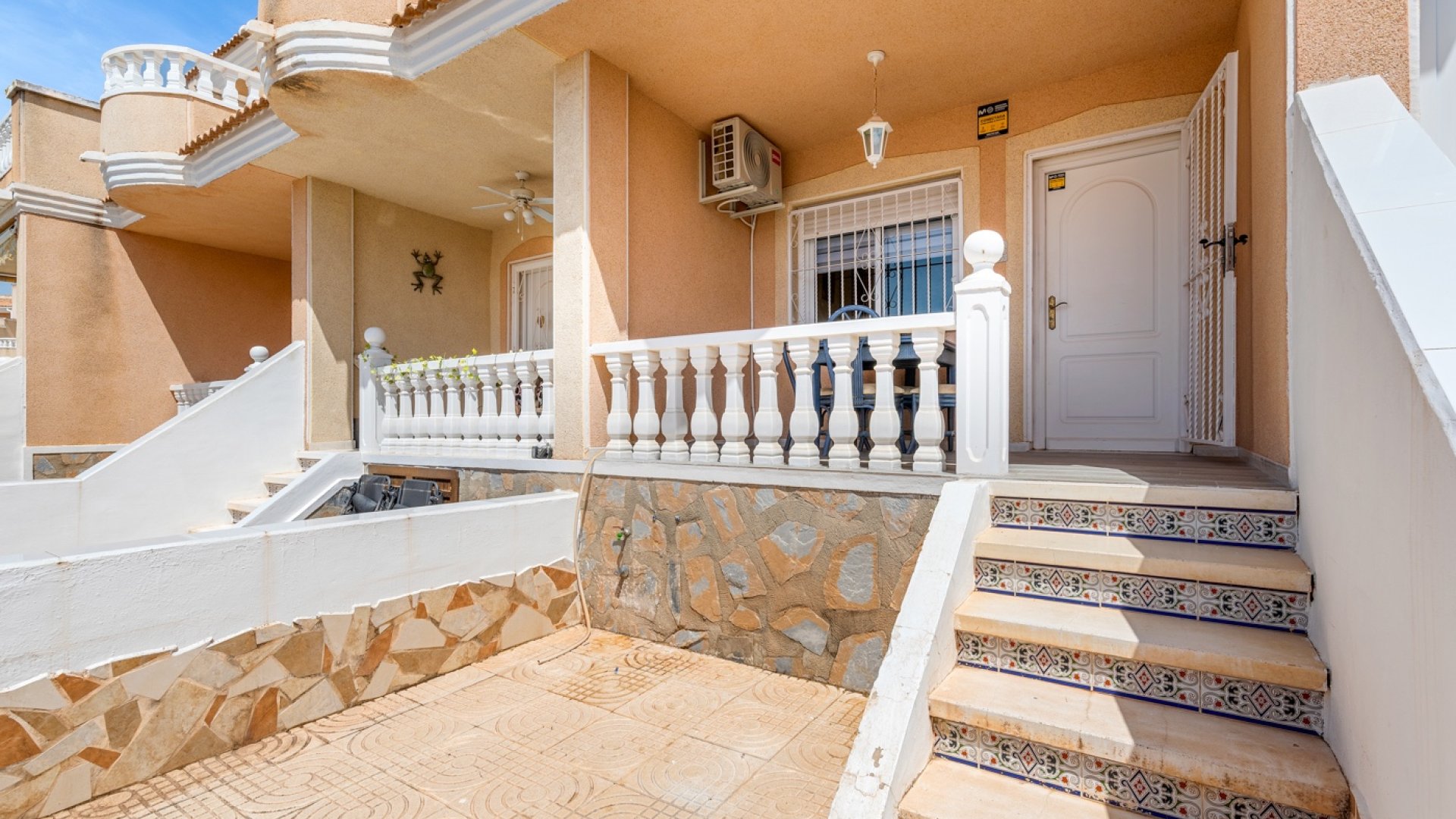 Reventa - Chalets -
Ciudad Quesada - Doña Pepa