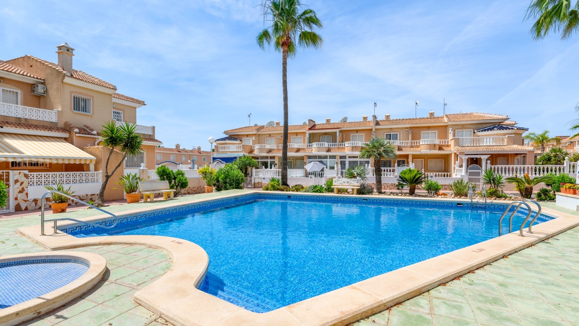 Reventa - Chalets -
Ciudad Quesada - Doña Pepa