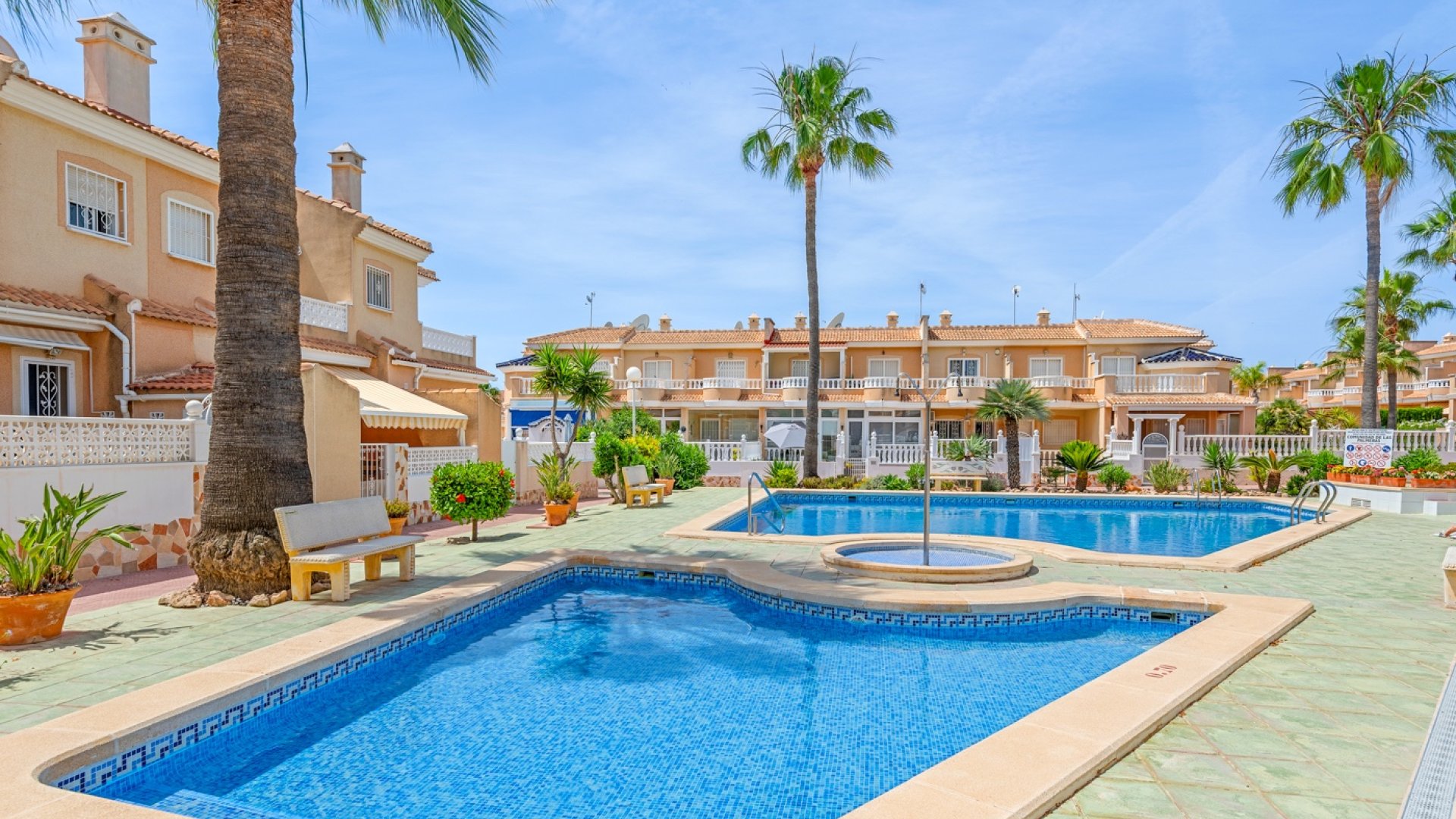 Reventa - Chalets -
Ciudad Quesada - Doña Pepa