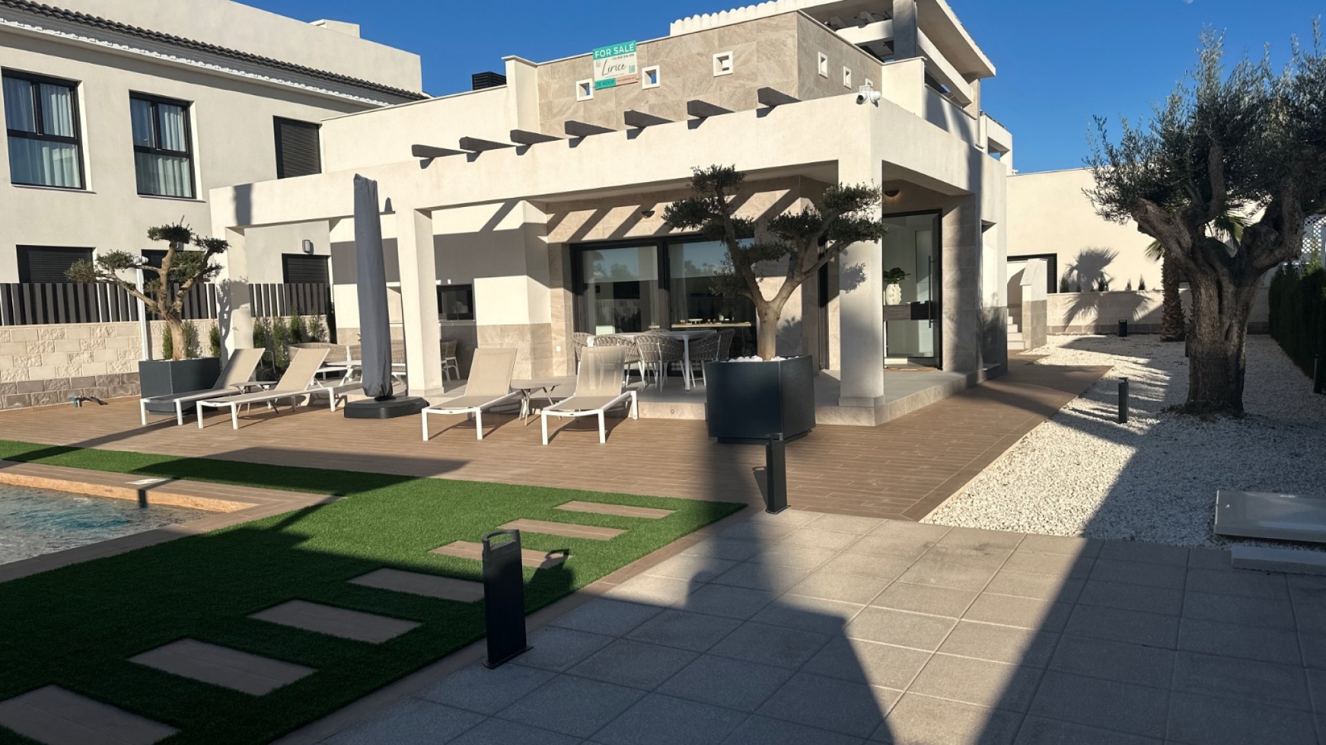 Reventa - Chalets -
Ciudad Quesada - Doña Pepa