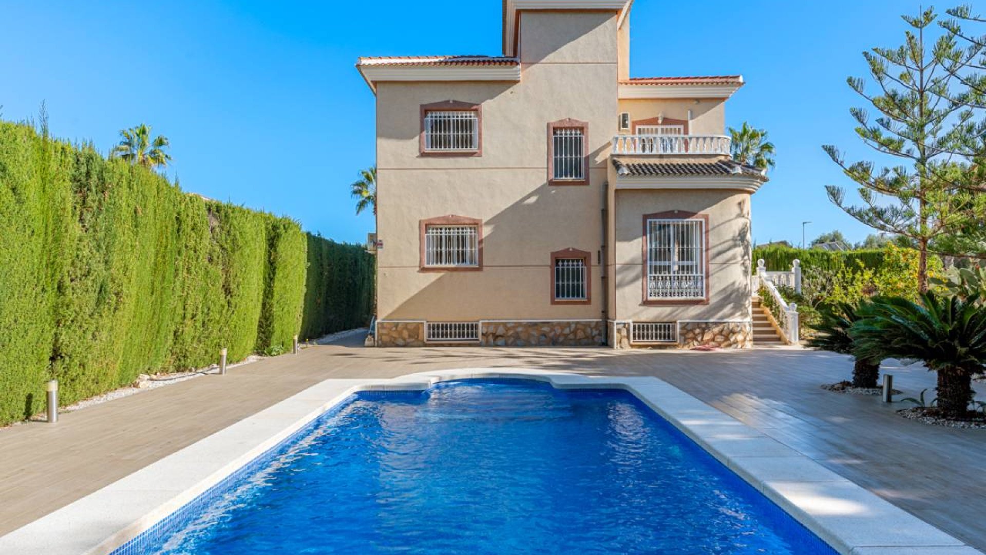 Reventa - Chalets -
Ciudad Quesada - Doña Pepa
