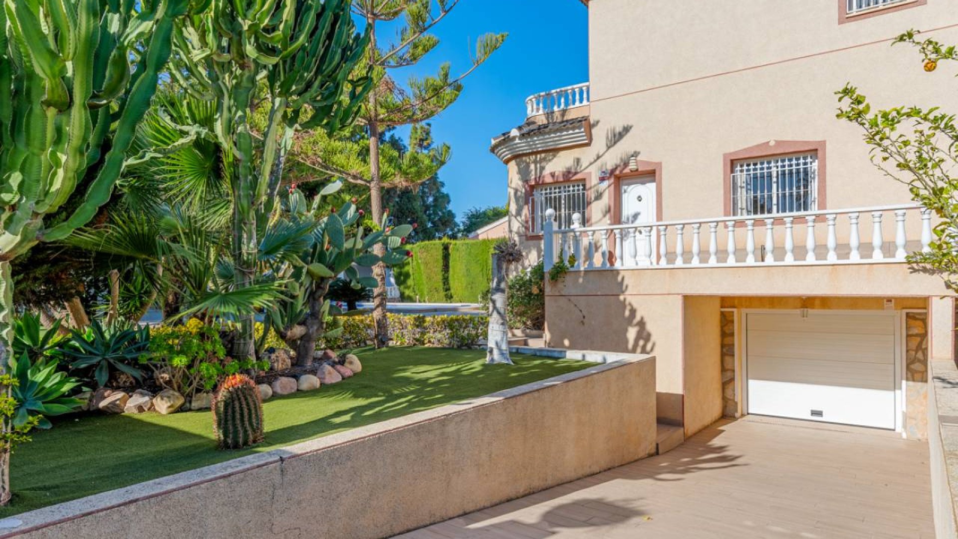 Reventa - Chalets -
Ciudad Quesada - Doña Pepa