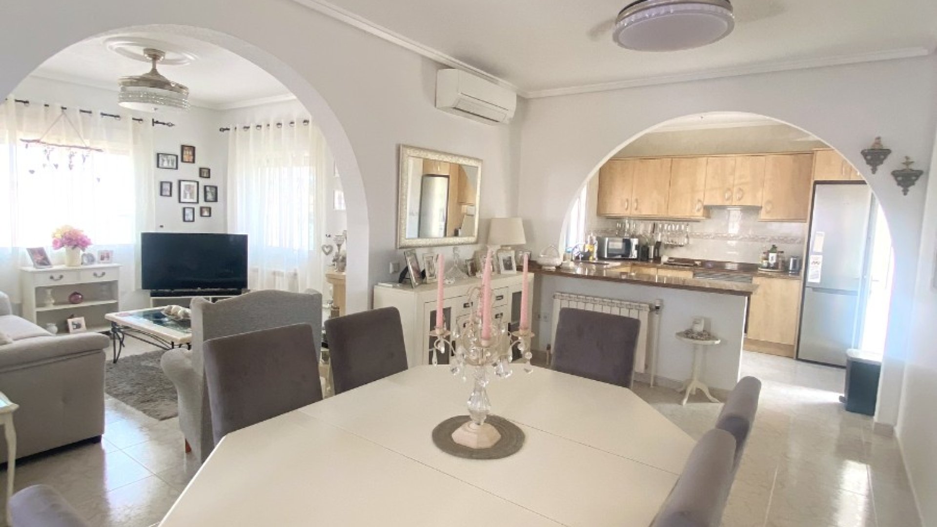 Reventa - Chalets -
Ciudad Quesada - Doña Pepa