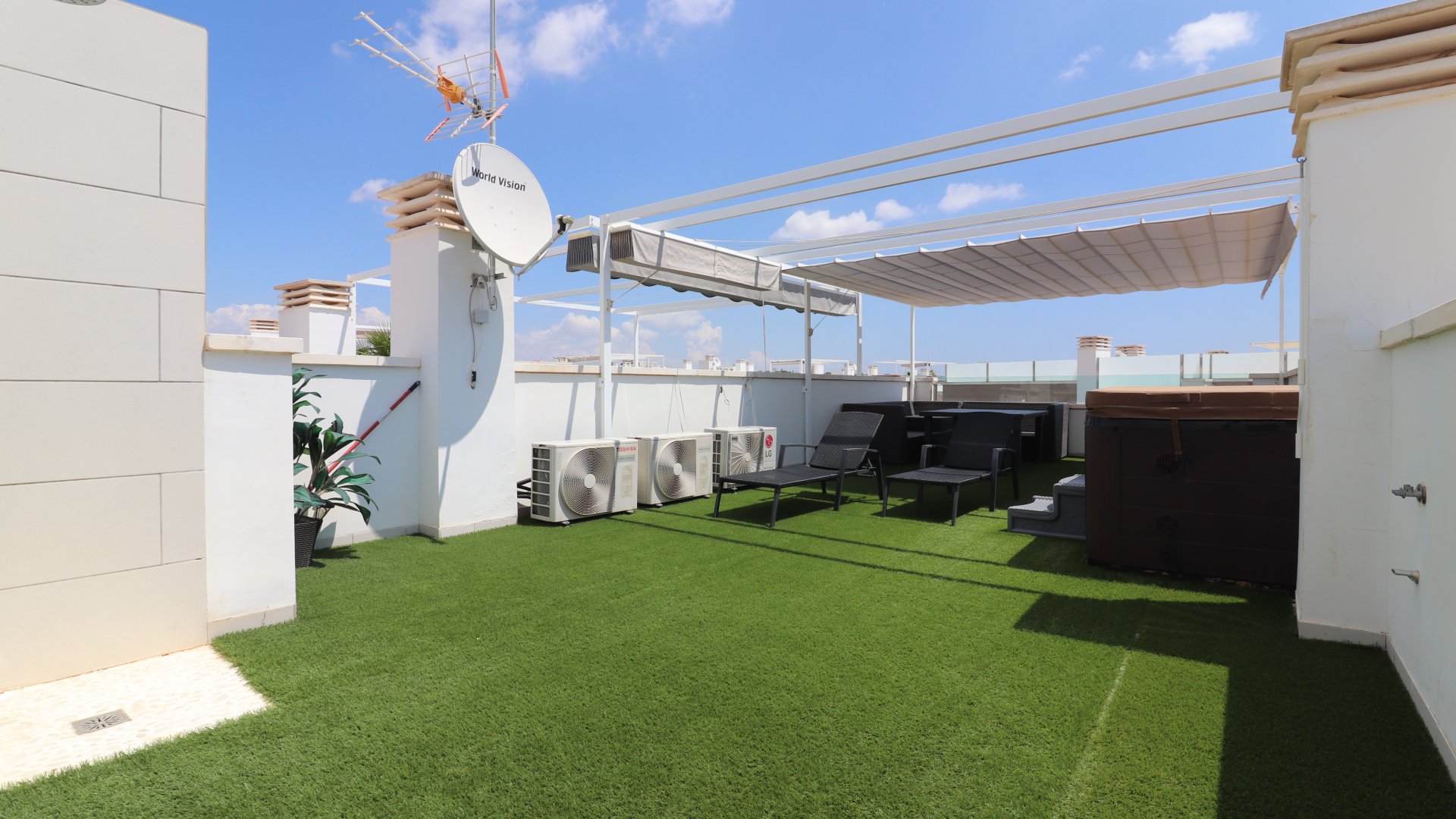 Reventa - Chalets -
Ciudad Quesada - La Laguna