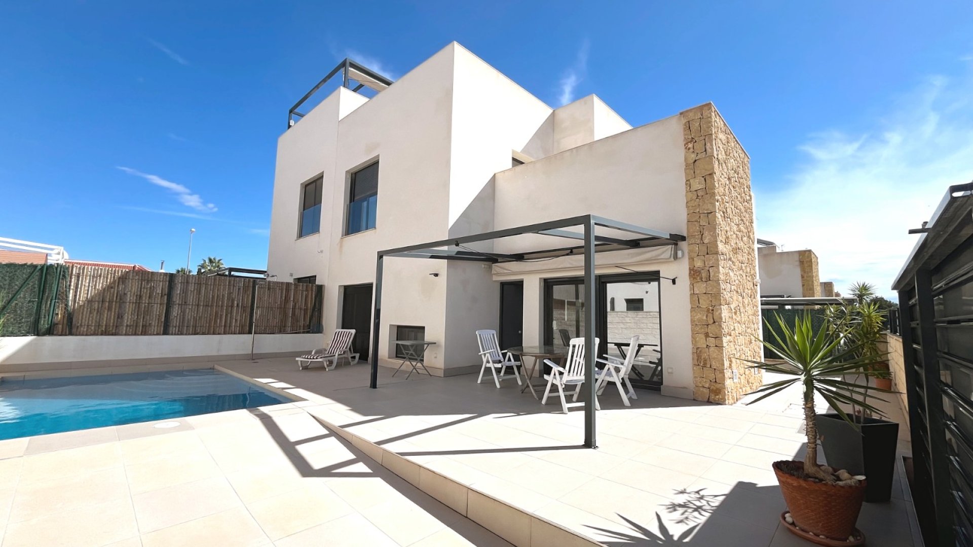 Reventa - Chalets -
Ciudad Quesada - Pueblo Bravo
