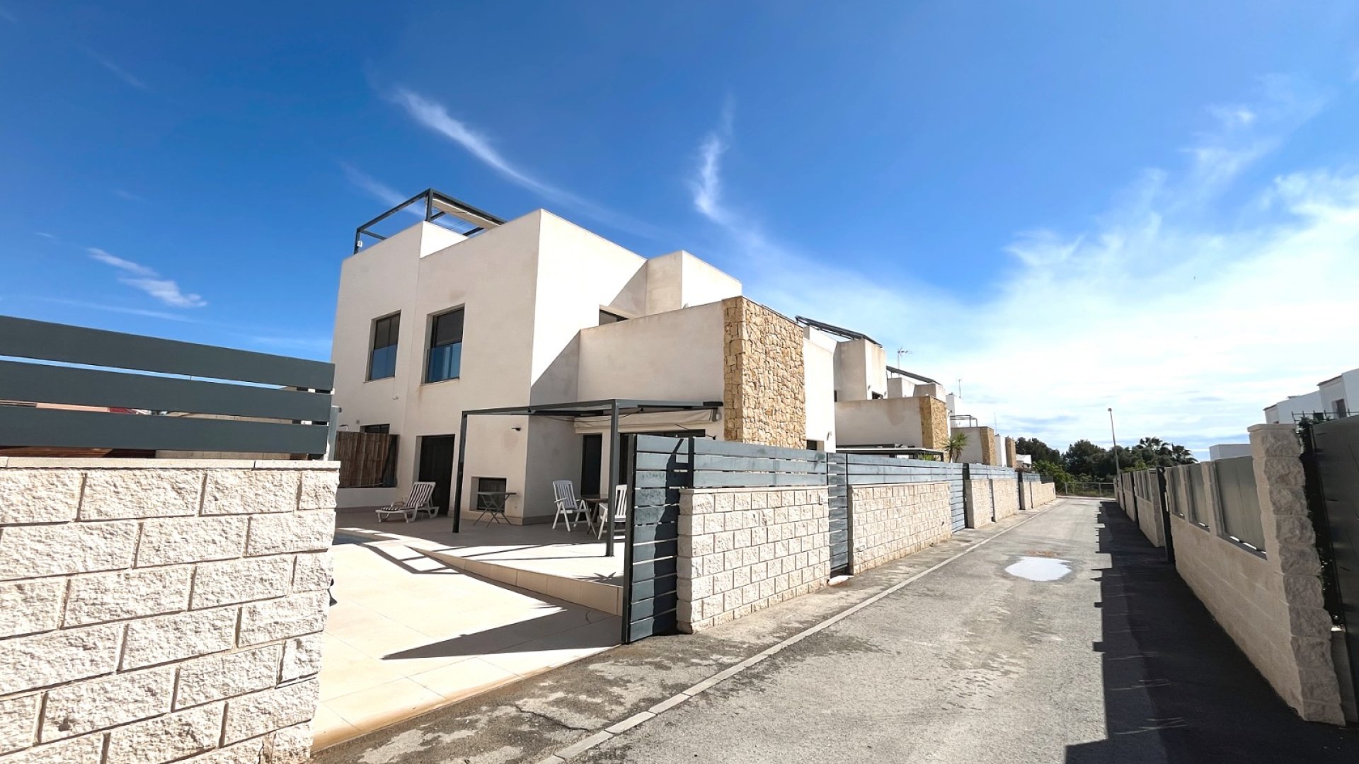 Reventa - Chalets -
Ciudad Quesada - Pueblo Bravo