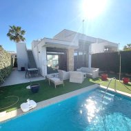 Reventa - Chalets -
Ciudad Quesada - Pueblo Bravo