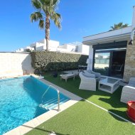 Reventa - Chalets -
Ciudad Quesada - Pueblo Bravo