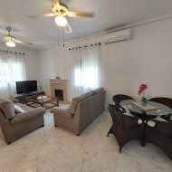 Reventa - Chalets -
Ciudad Quesada - Pueblo Bravo