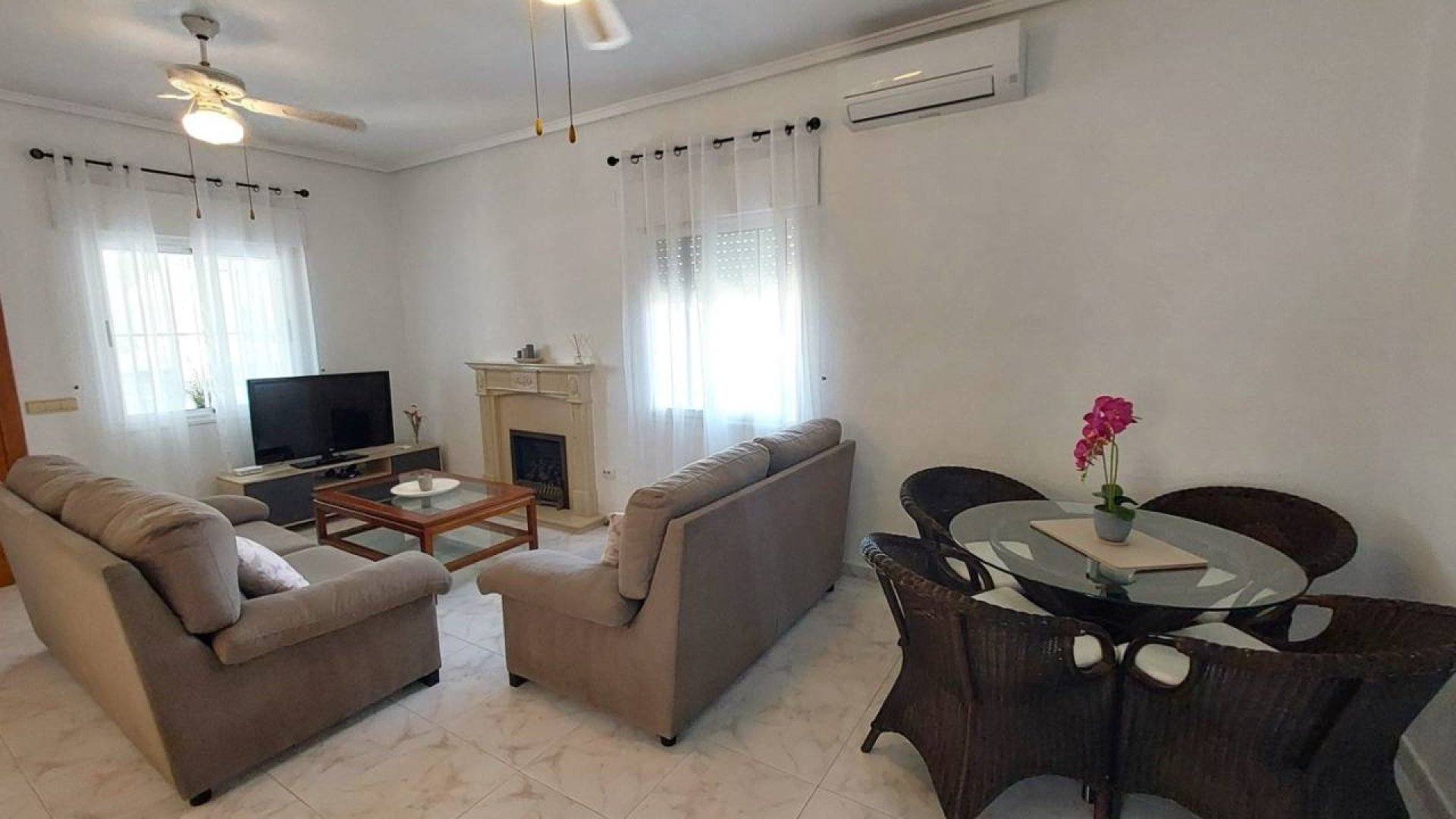Reventa - Chalets -
Ciudad Quesada - Pueblo Bravo