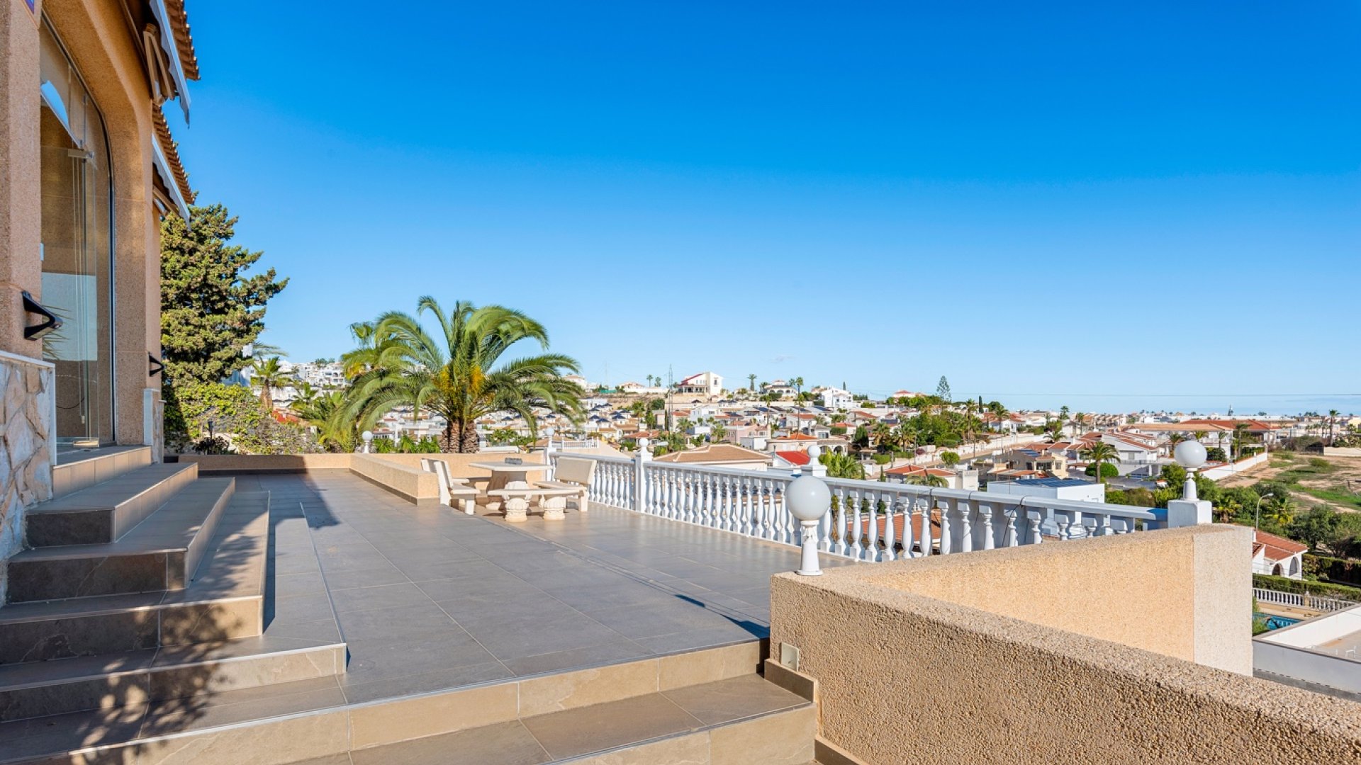 Reventa - Chalets -
Ciudad Quesada - Town Center