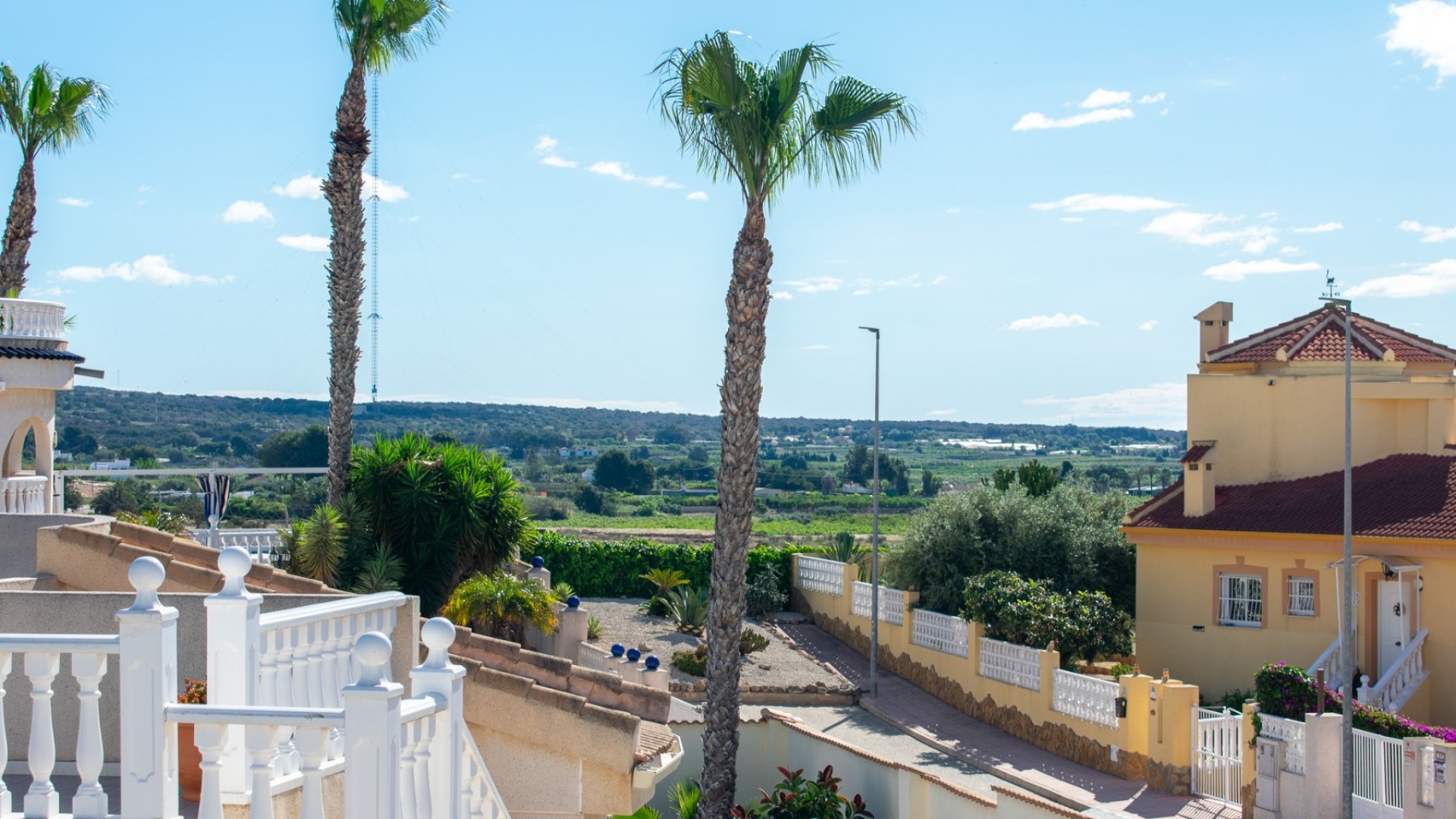 Reventa - Chalets -
Ciudad Quesada - Urbanizaciones