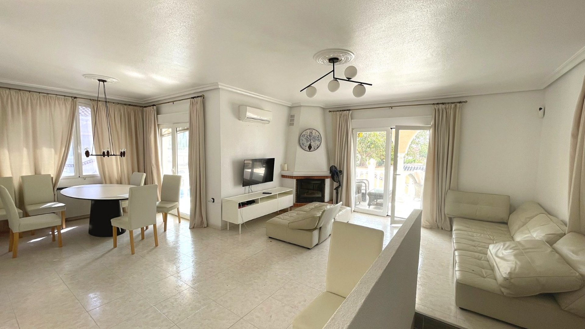 Reventa - Chalets -
Ciudad Quesada