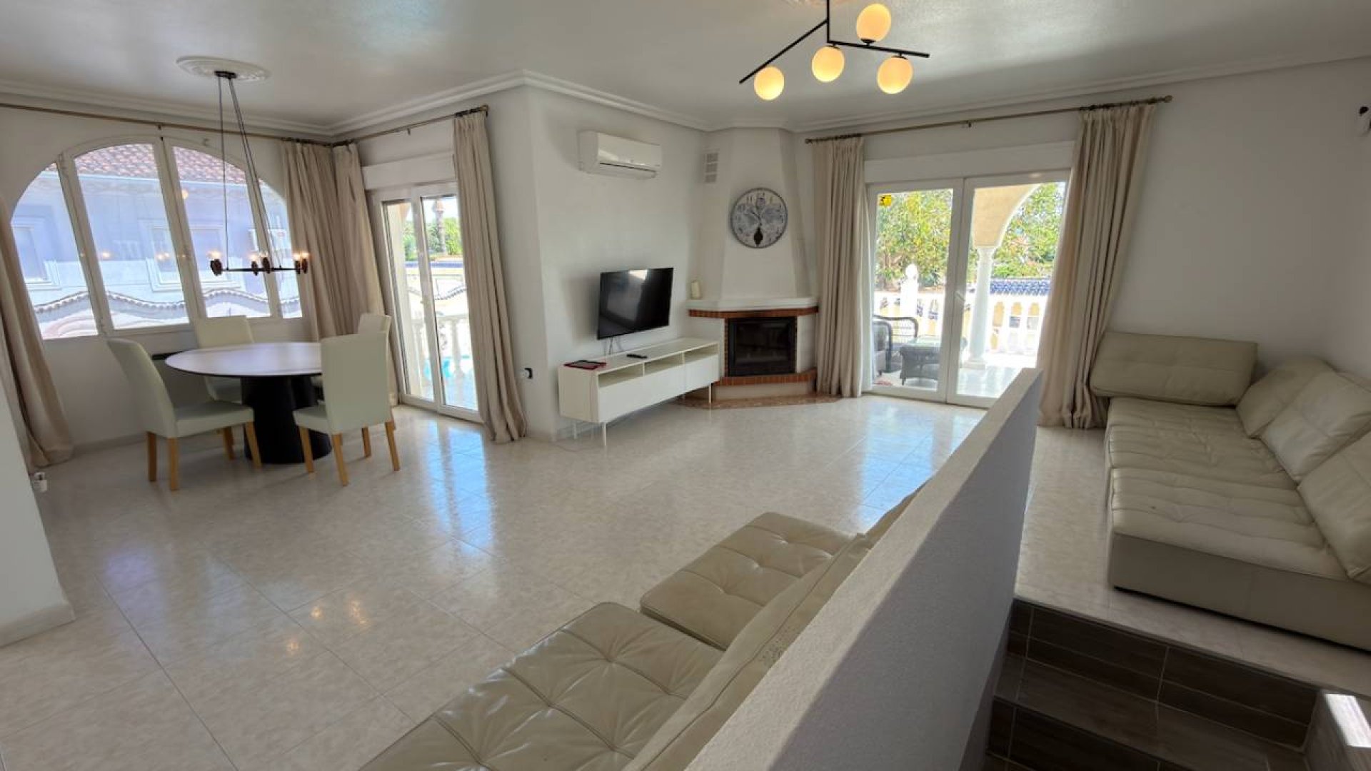 Reventa - Chalets -
Ciudad Quesada