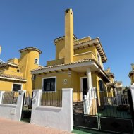 Reventa - Chalets -
Ciudad Quesada