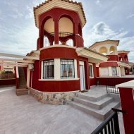 Reventa - Chalets -
Daya Nueva
