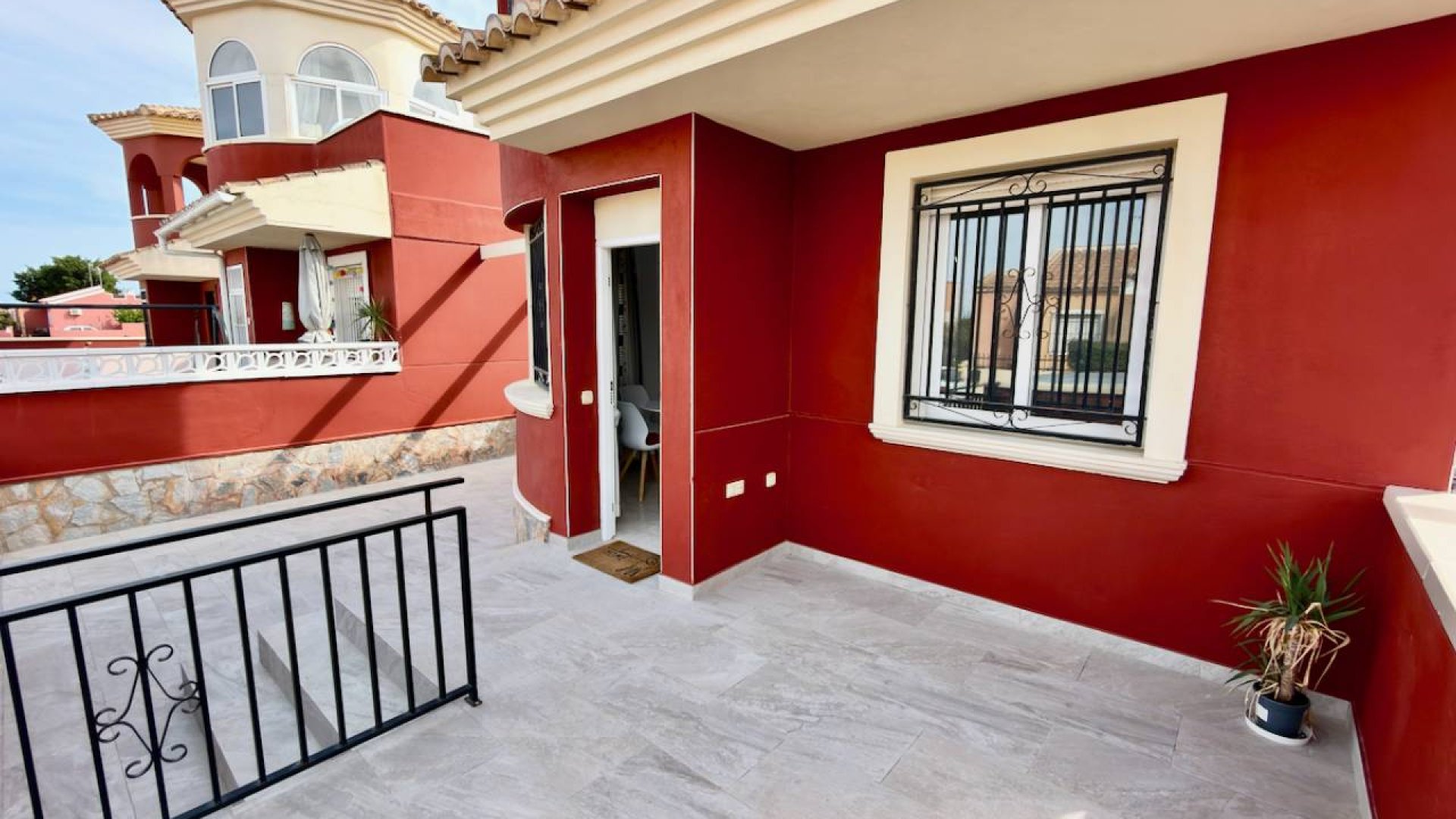 Reventa - Chalets -
Daya Nueva