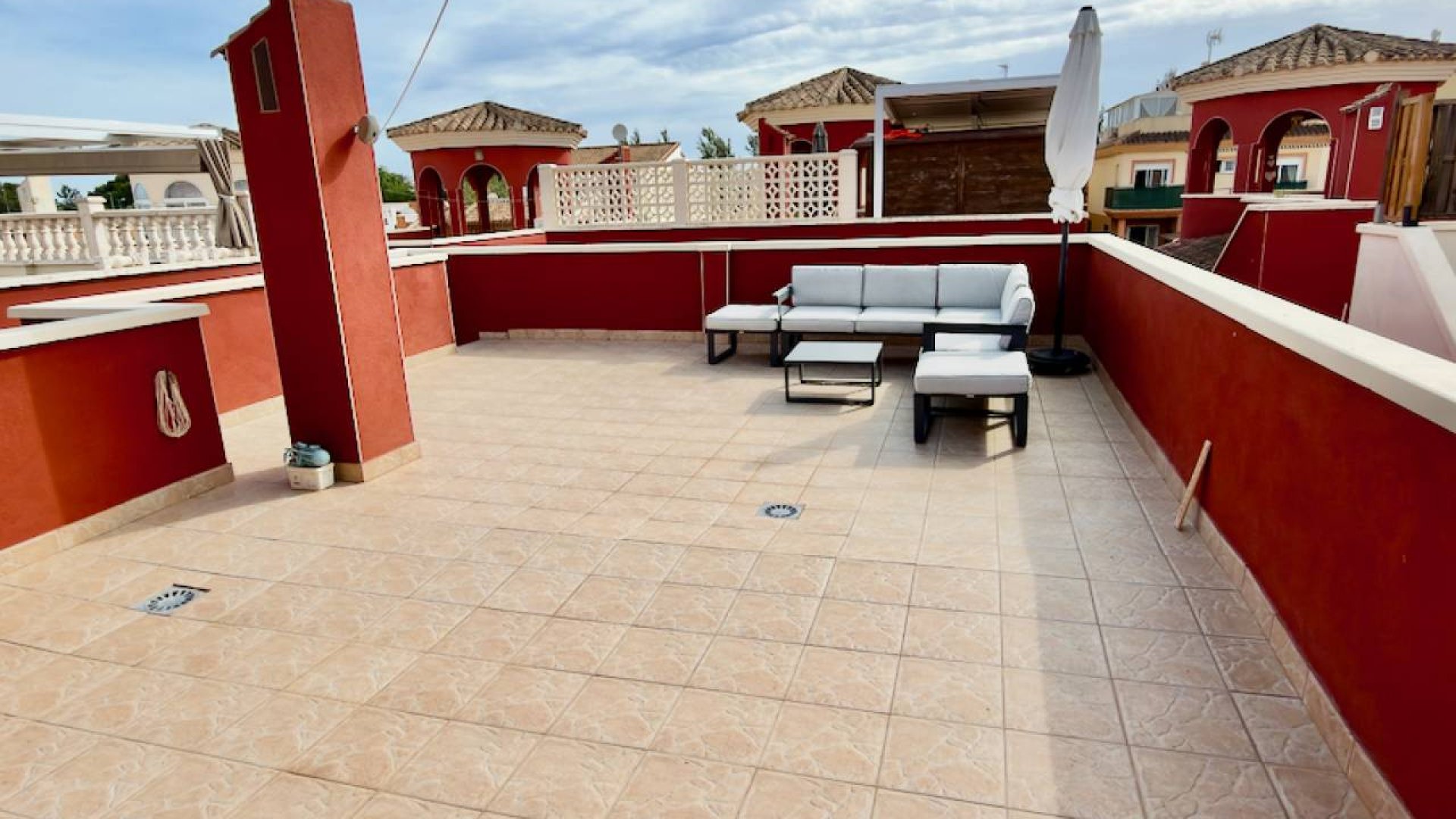 Reventa - Chalets -
Daya Nueva