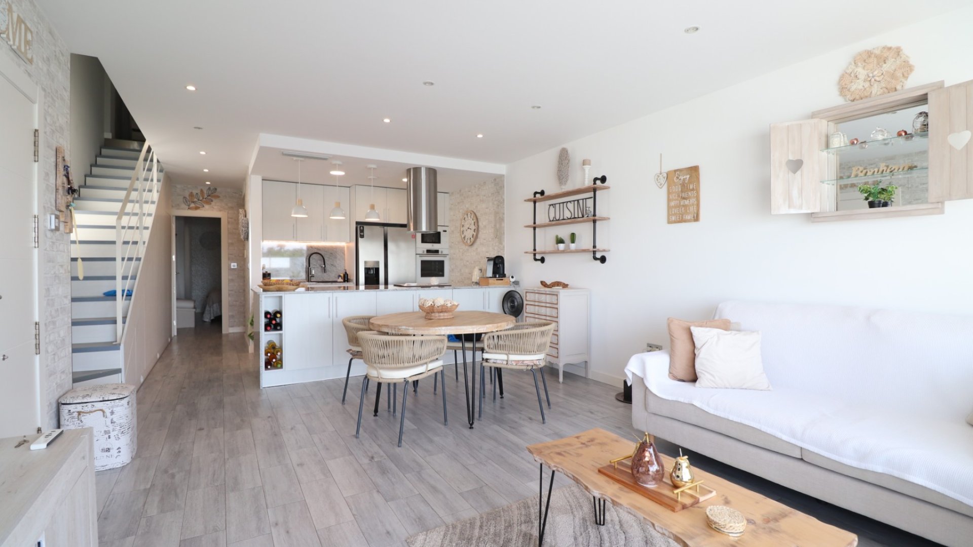 Reventa - Chalets -
Daya Vieja