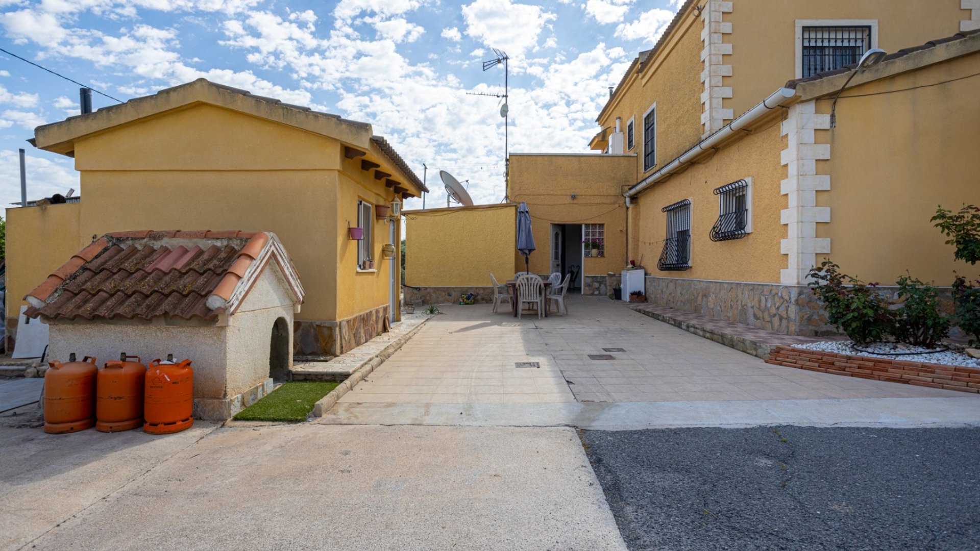 Reventa - Chalets -
Elche - La Hoya