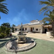 Reventa - Chalets -
Elche - Valverde