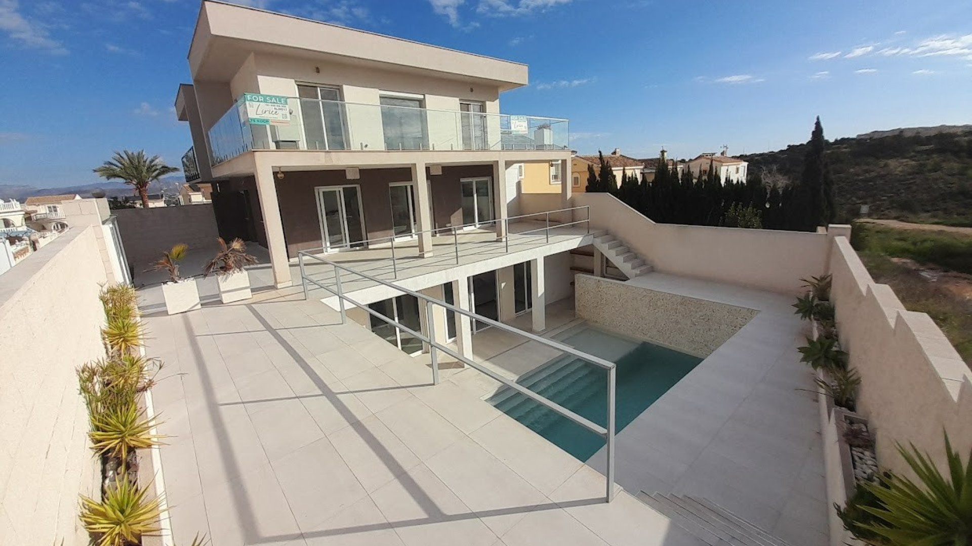 Reventa - Chalets -
Gran Alacant