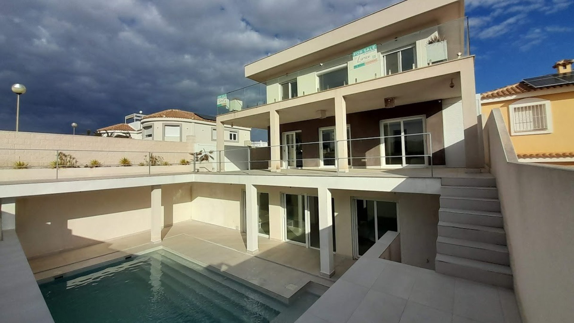 Reventa - Chalets -
Gran Alacant