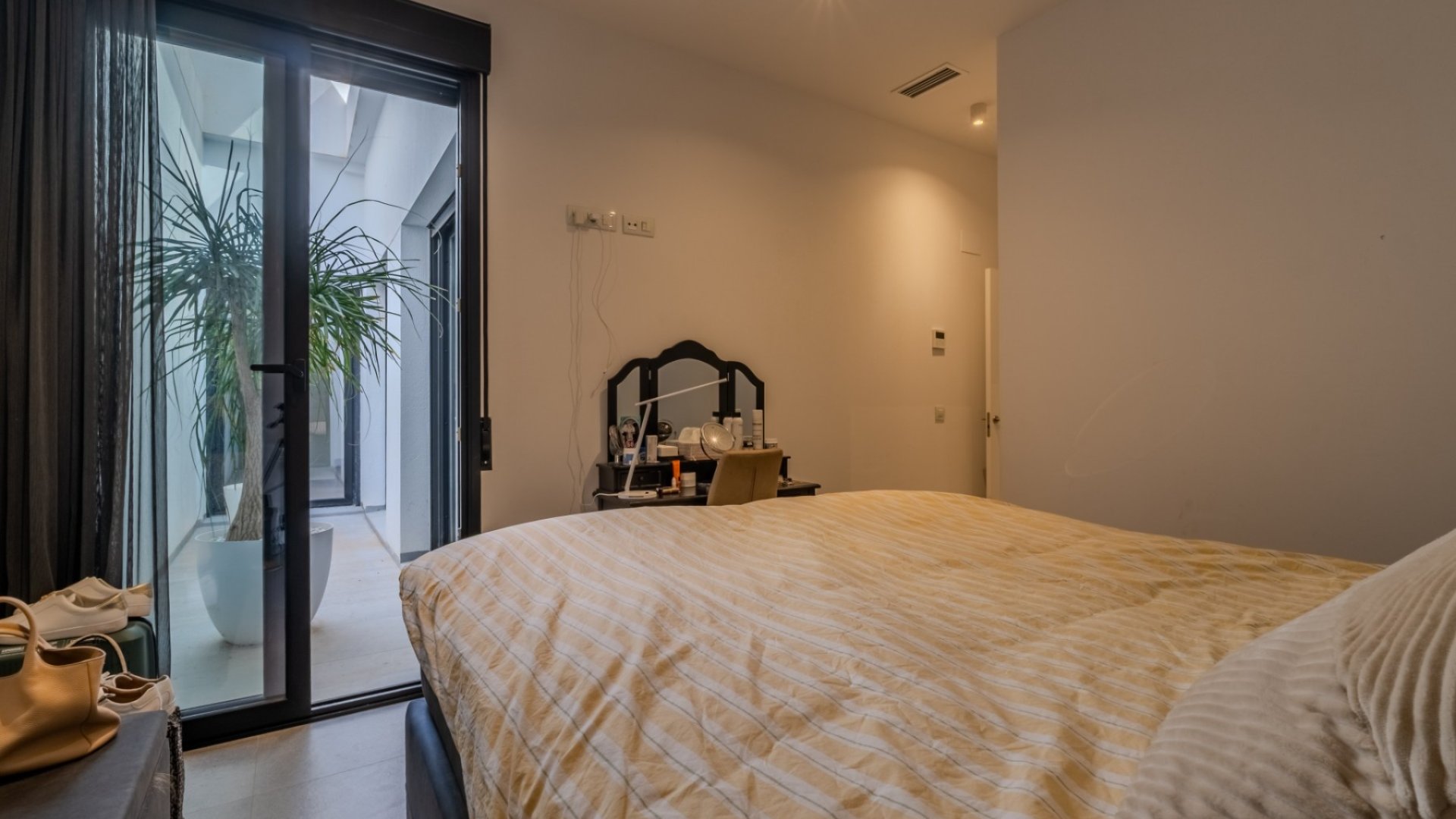 Reventa - Chalets -
Guardamar del Segura - Urbanizaciones