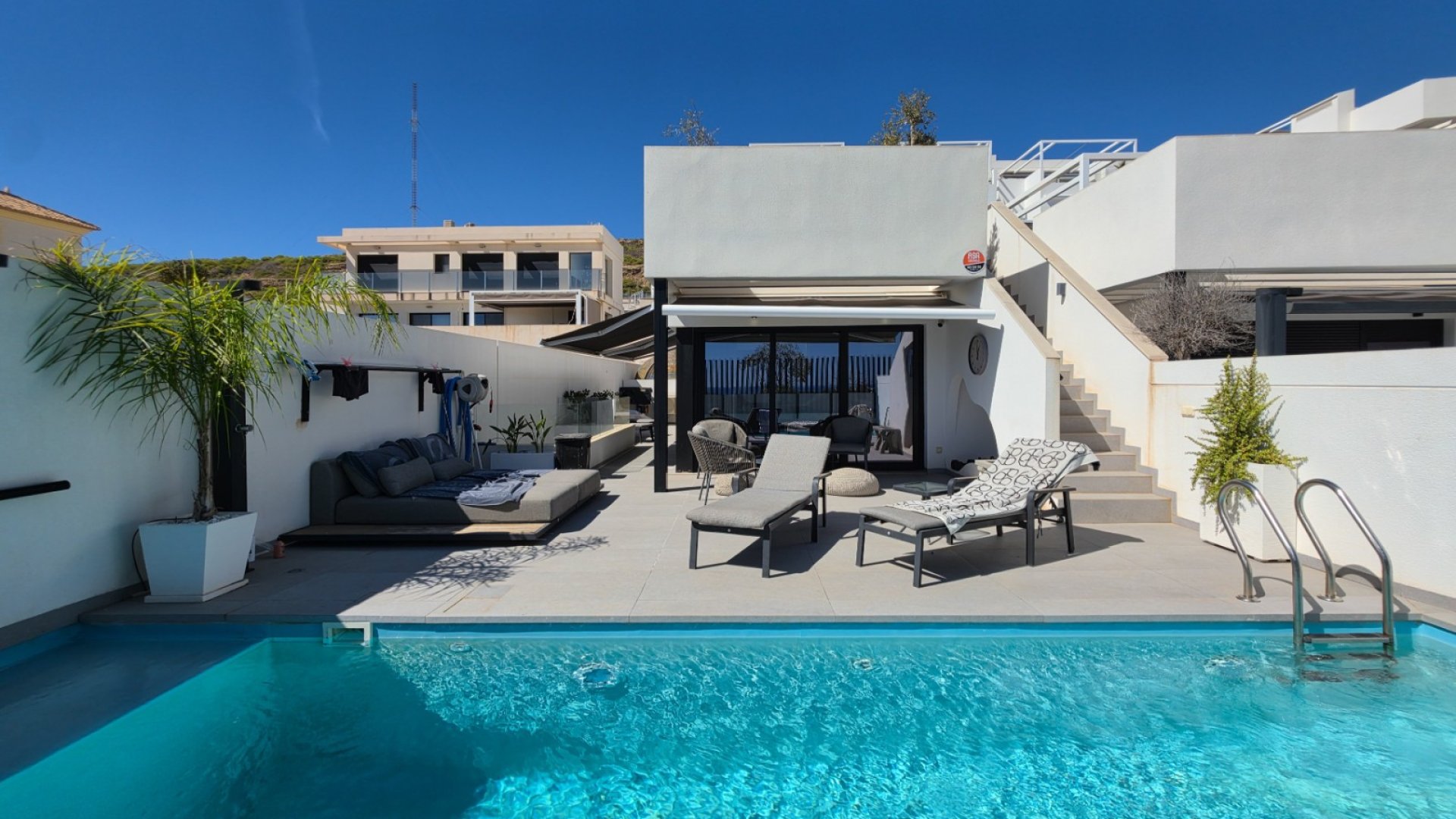 Reventa - Chalets -
Guardamar del Segura - Urbanizaciones