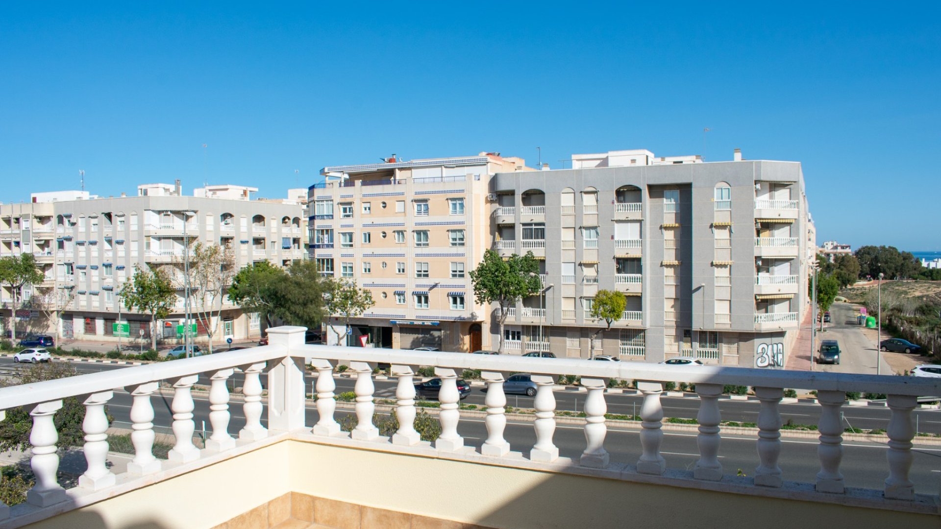 Reventa - Chalets -
Guardamar del Segura - Urbanizaciones