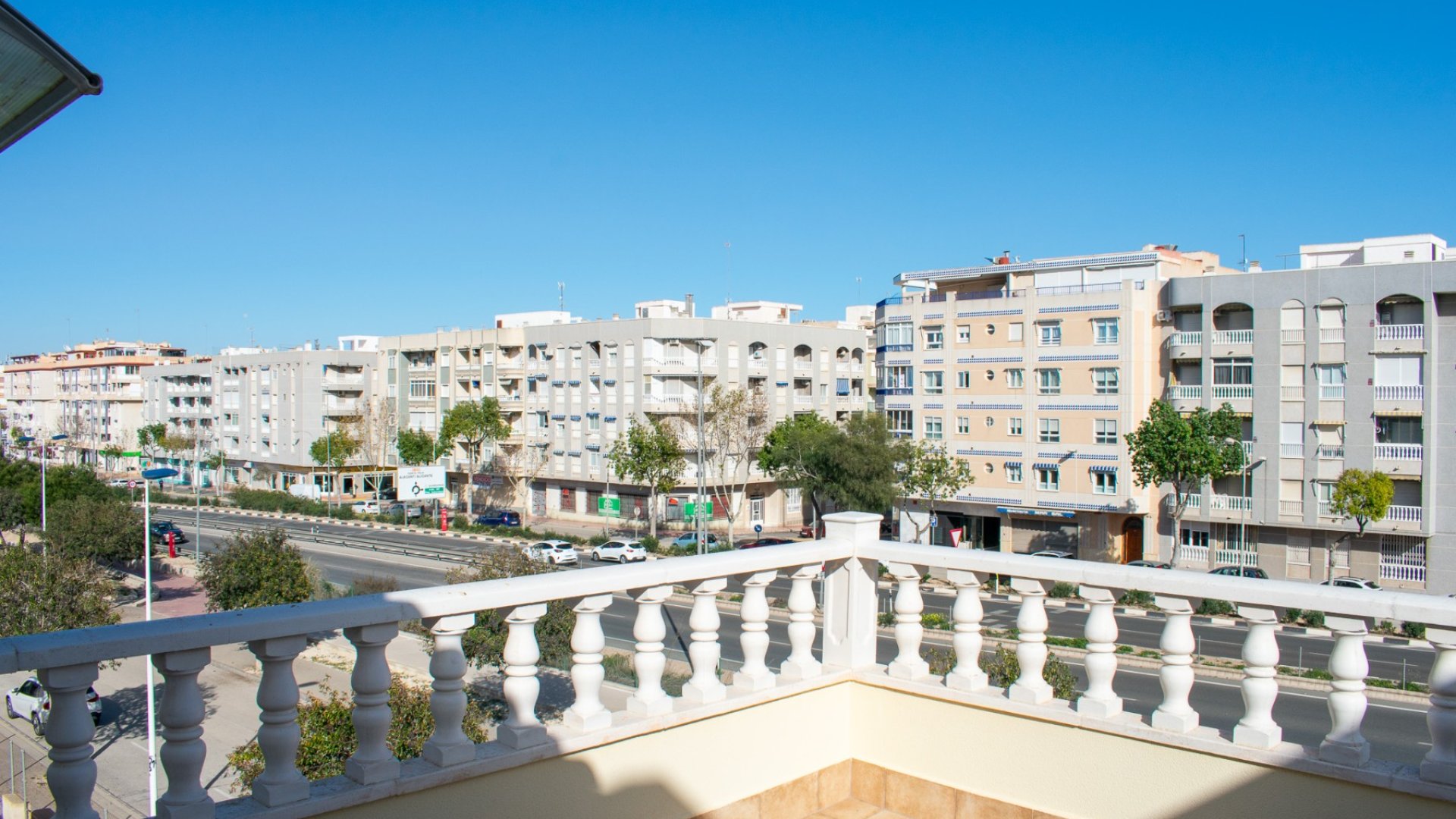 Reventa - Chalets -
Guardamar del Segura - Urbanizaciones