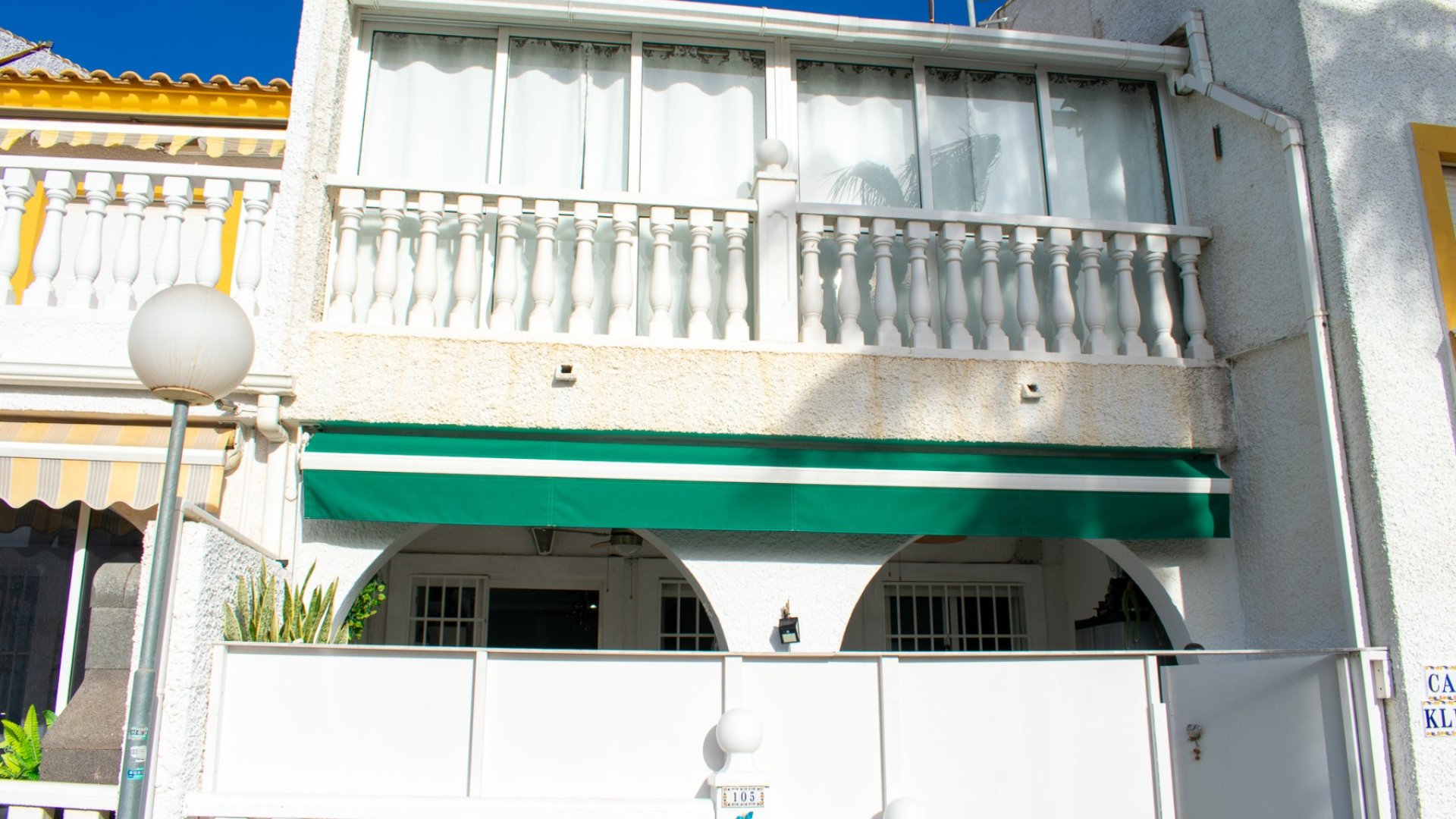 Reventa - Chalets -
Guardamar del Segura - Urbanizaciones
