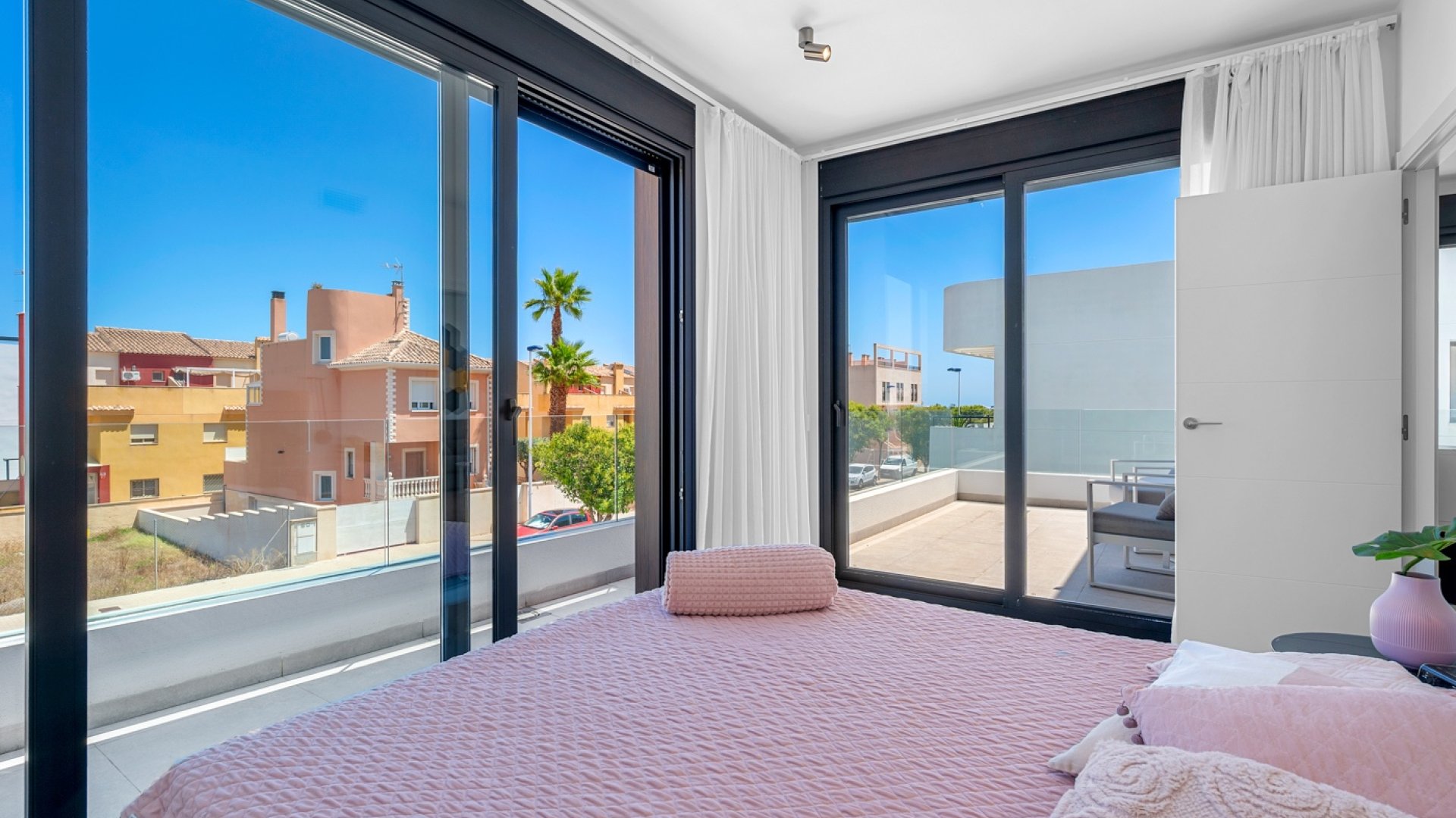 Reventa - Chalets -
Guardamar del Segura